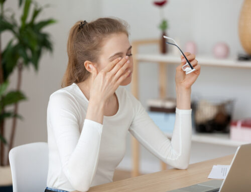 El home office puede afectar tu visión. ¿Cómo reducir la fatiga visual?